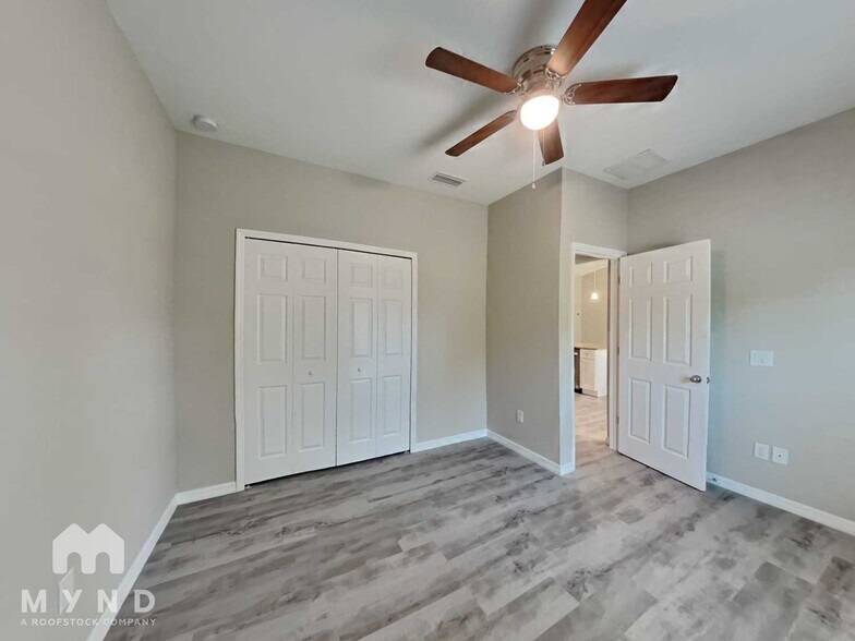 Building Photo - 2423 Mindlin Ln