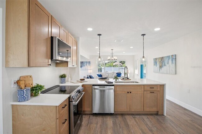 Building Photo - 1739 Bayou Grande Blvd NE