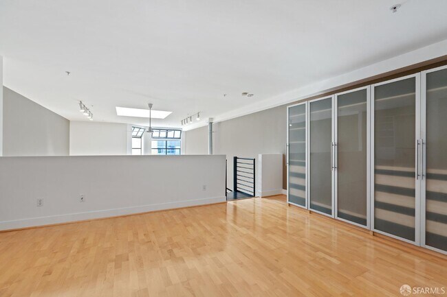 Building Photo - 125 Gilbert St