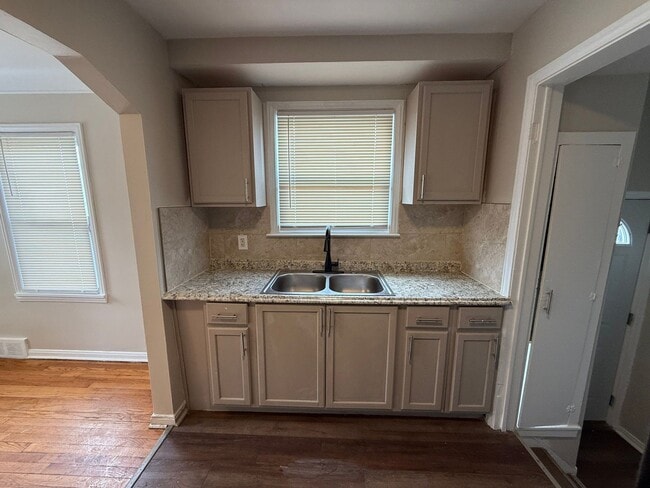 Building Photo - Renovated 3-Bedroom Home – We Welcome Sect...