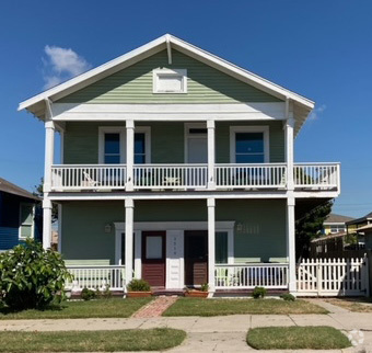 Building Photo - 3510 Avenue S 1/2