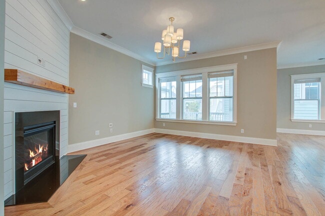 Building Photo - 1636 Juliana St