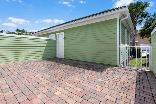 Building Photo - 1114 Sweet Hill Dr