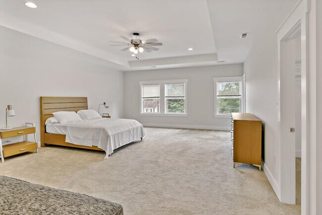 Building Photo - 5804 Poplar Ln