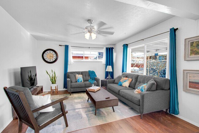 Building Photo - Furnished 3 bedroom, 2 bath home in Northeast El Paso!