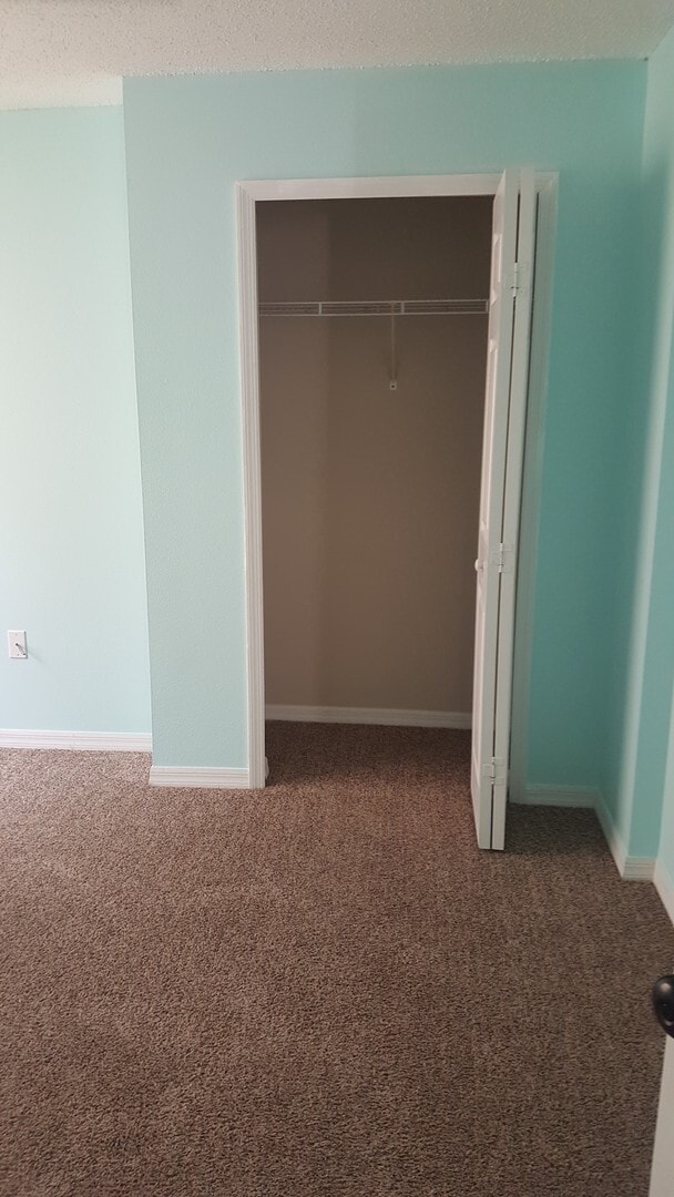 Building Photo - 3 bedroom 2 bath home