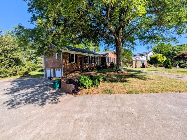 Building Photo - 6913 Crandall Ct