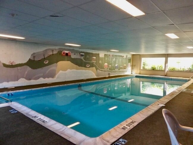 Building Photo - 308 Quarry St