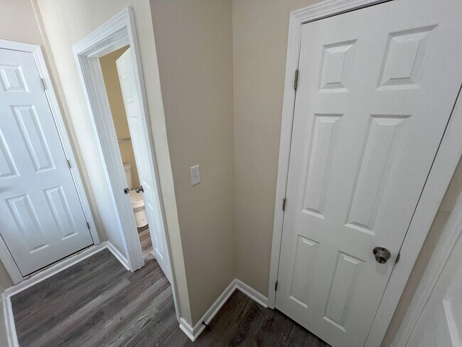 Building Photo - Charming 3-Bedroom Home Near Baton Rouge General Hospital!