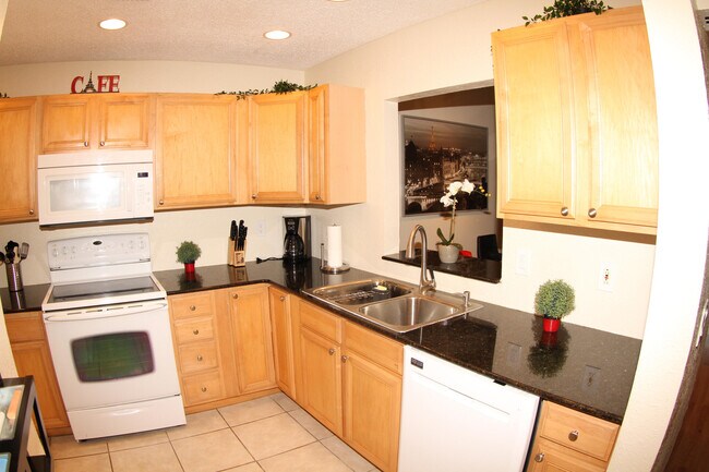 Building Photo - 1308 White Pine Dr