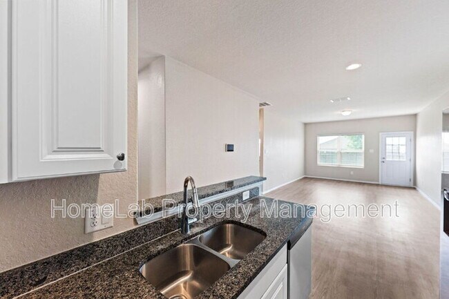Building Photo - 7126 Mesa Cliffs
