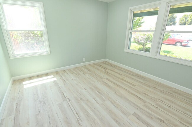 Building Photo - 116 Pleasant Ridge Ave