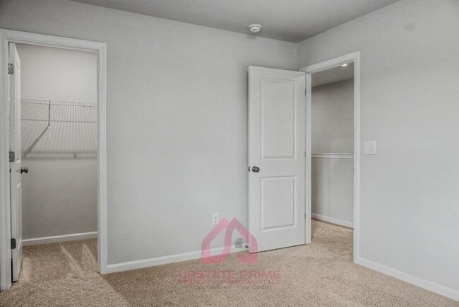 Building Photo - 378 Highline Trl