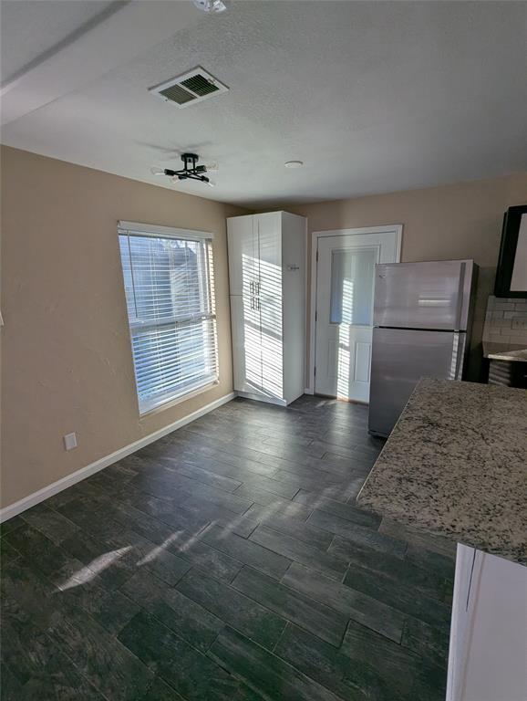 Building Photo - 5807 Cherry Park