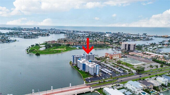 Building Photo - 450 Treasure Island Causeway