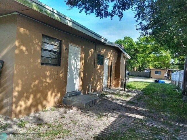 Building Photo - 925 NW 14th St