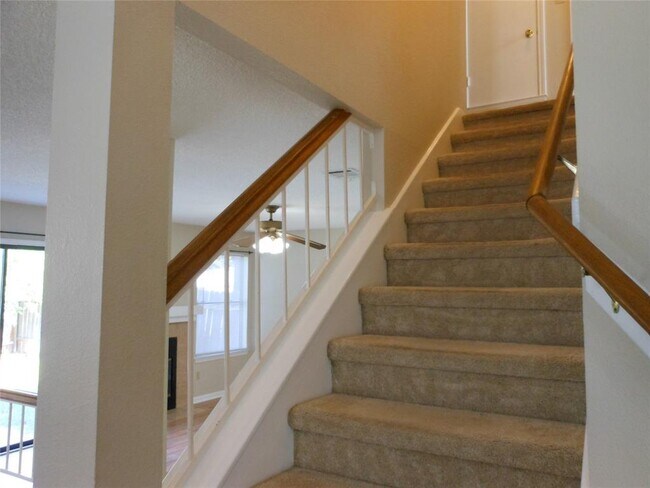 Building Photo - 8402 Siskin Cove