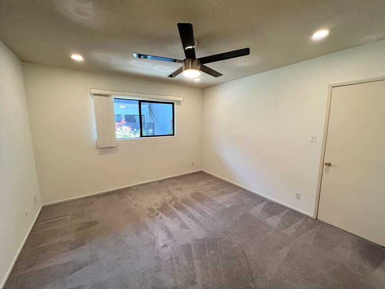 Building Photo - 3510 Clarington Ave