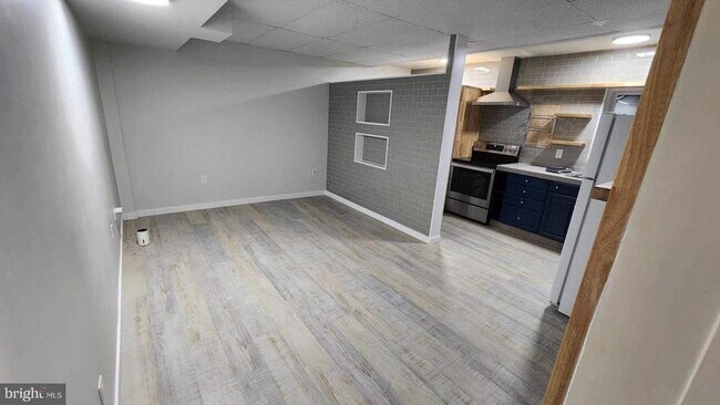 Building Photo - 7255 Moss Ln