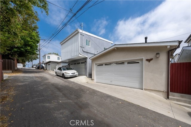 Building Photo - 732 Rosecrans Ave