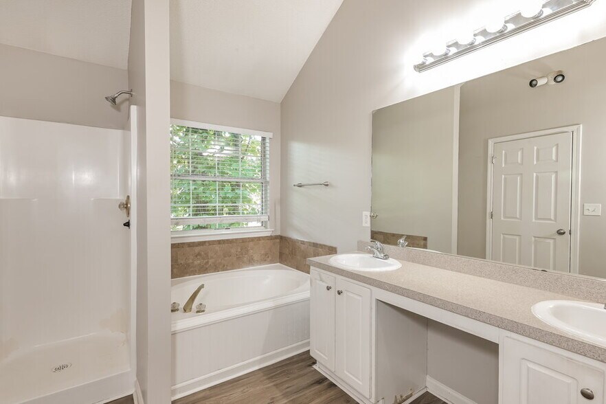 Building Photo - 85 Pompas Ct