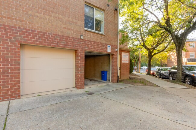 Building Photo - 2801 Pennsylvania Ave