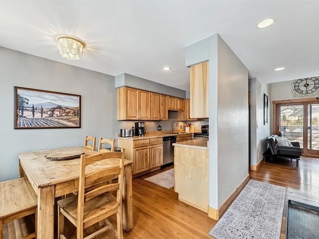 Building Photo - Long Term Rental- Woodworks 6726