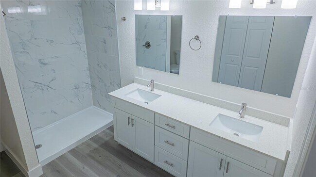 Building Photo - 4395 NE 33rd Ave