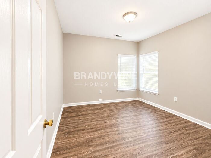 Building Photo - 529 Grantham Ln