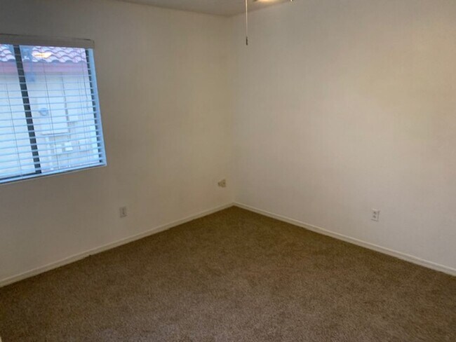 Building Photo - 3 Bedroom in East Mesa