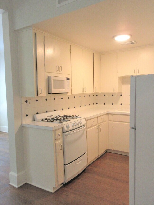 Building Photo - 709 Texas Ave