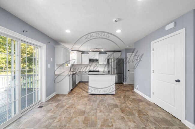 Building Photo - Charming 3-Bedroom Home with Bonus Room, F...