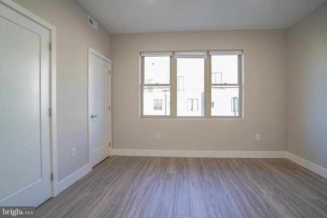 Building Photo - 2222 Frankford Ave