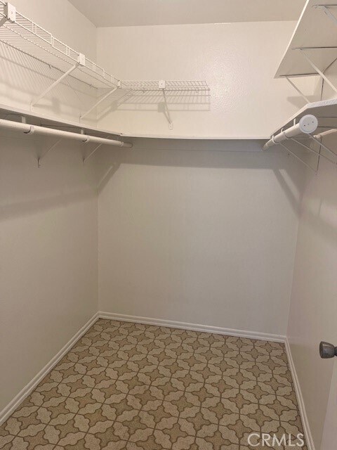 Building Photo - 5 Cashew