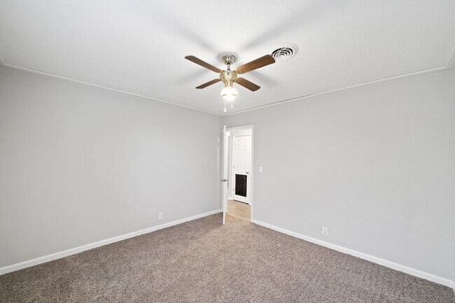 Building Photo - 101 Gail St