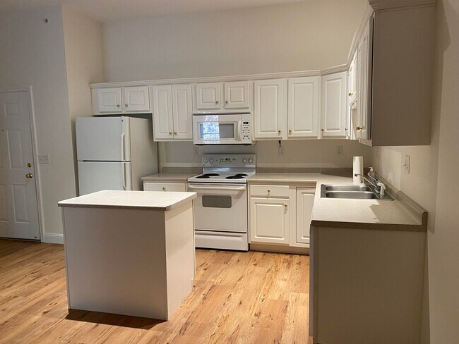 Building Photo - 59 Cluff Rd