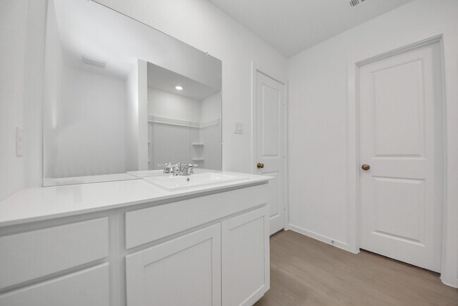 Building Photo - 10410 Birds Nest Dr