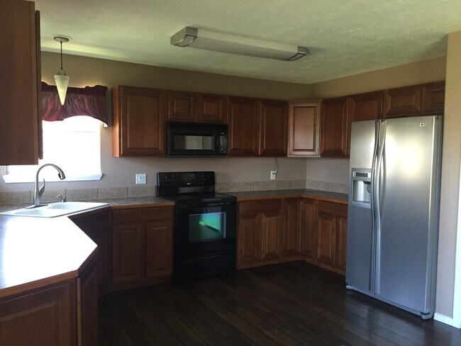 Building Photo - GREAT HOME GREAT LOCATION