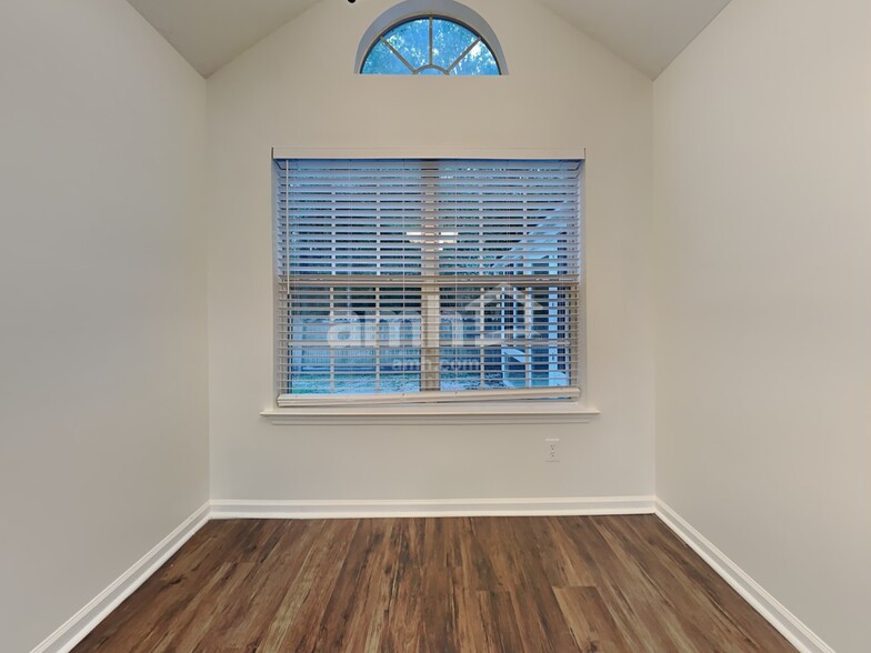 Building Photo - 118 Golden Gate Dr