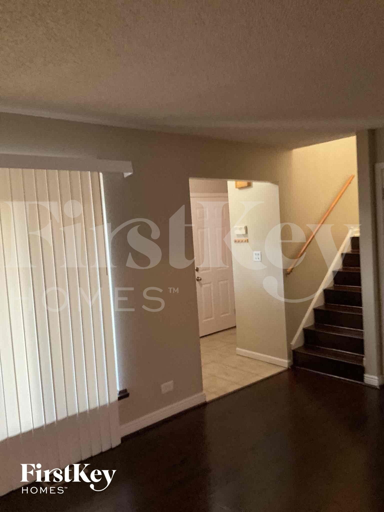 Building Photo - 16211 Fox Ct