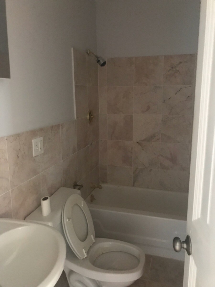 Building Photo - 365 Marlborough St