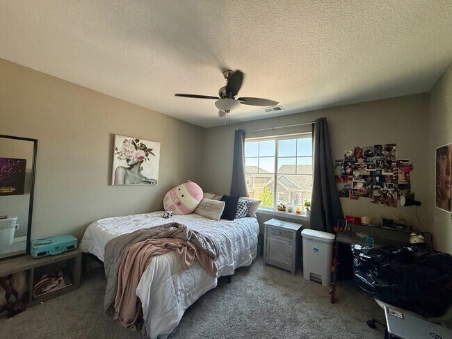 Building Photo - Spacious 5-Bedroom home with beautiful Views in Castle Rock for Rent