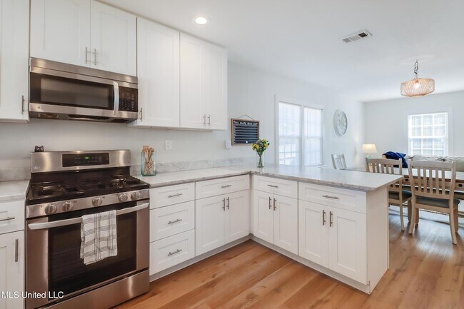 Building Photo - 187 Bilmarsan Dr