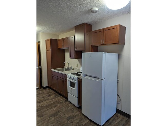 Building Photo - 200 S 4th St