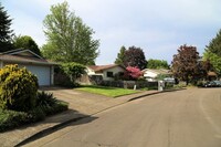 Building Photo - 3 Bed 2 Bath Home with Huge Fenced Yard/ A...