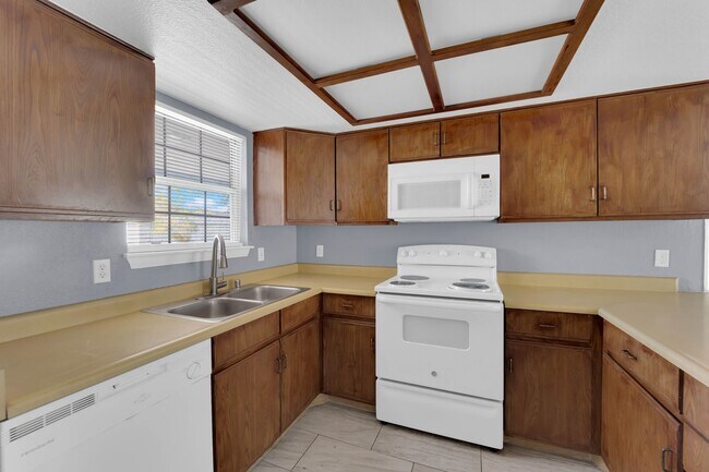 Building Photo - B12/3823 S. Maryland Parkway