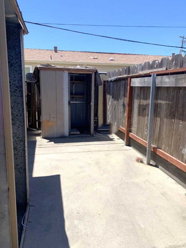 Building Photo - 220 Soledad St