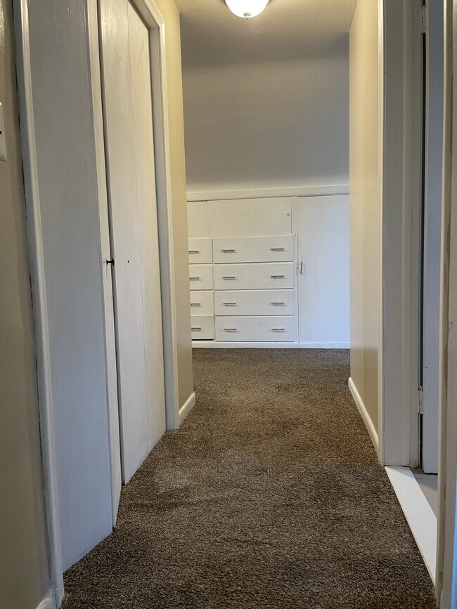 Building Photo - 6904 Norborne Ave