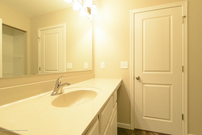 Building Photo - 3586 Fernwood Ln