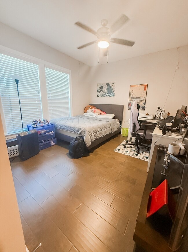 Building Photo - 5742 Vlg Rdg Ln